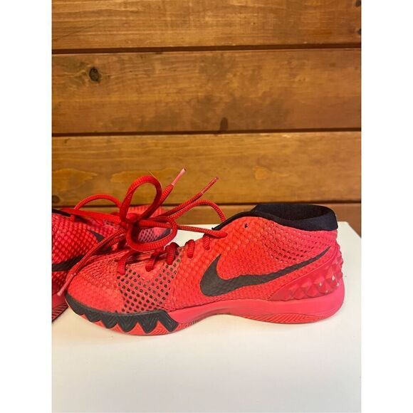 Nike Air Zoom Kyrie 1 (GS) Shoes Deceptive Red ~ 717219-606 ~ YOUTH Sz 4.5 - Picture 5 of 8